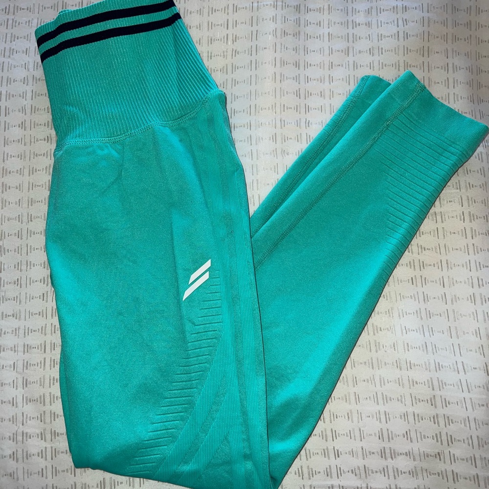 Doyoueven scrunch seamless legging